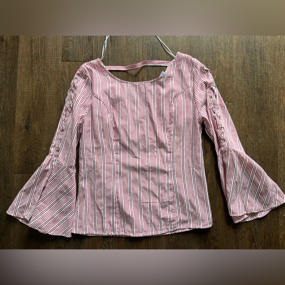 Size XL Vantarsi long sleeve bell sleeve red and white pinstripe shirt blouse